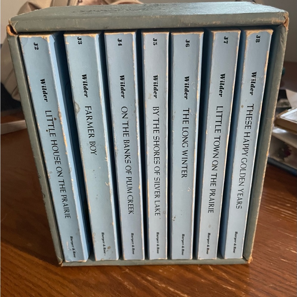 Vintage 70’s Little House On The Prairie box set 7 softcover novels in slipcover